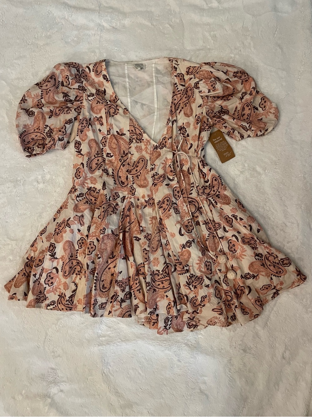Hemant & Nandita Cream and Peach Floral Paisley Dress - NWT